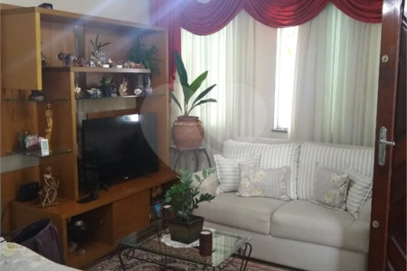 Sobrado à venda com 3 suítes em Vila Nivi, São Paulo, SP