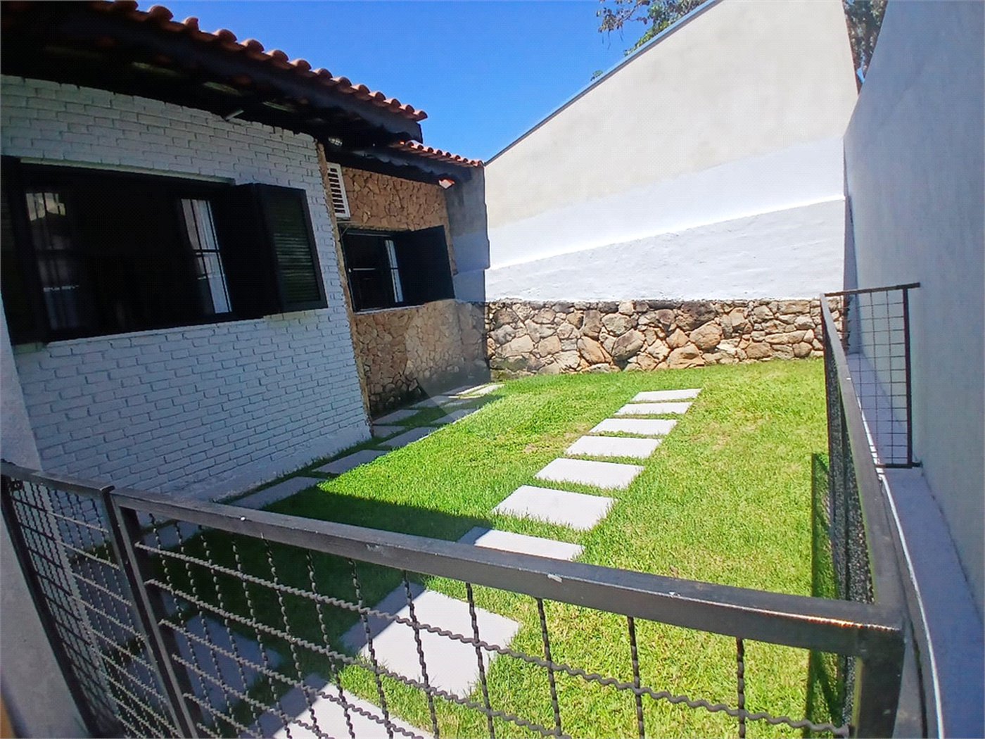 Casa à venda com 3 quartos, sendo 1 suíte,  em Recreio Maristela, Atibaia, SP