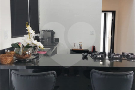 Casa à venda ou para alugar com 4 quartos, sendo 3 suítes, no condomínio Figueira Garden, Atibaia - SP