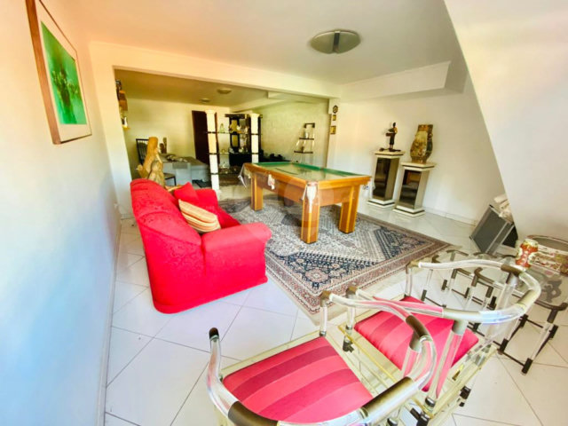 Sobrado à venda com 3 quartos, sendo 1 suíte,  em Tremembé, São Paulo, SP