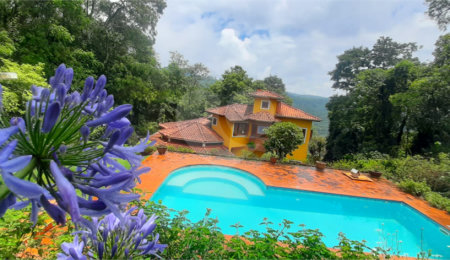 Casa à venda com 5 quartos, sendo 4 suítes, no condomínio Alpes da Cantareira, Mairiporã - SP