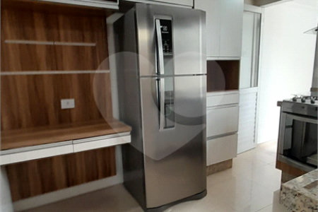 Casa à venda com 3 quartos, sendo 1 suíte, no condomínio Residencial Jardins, São Bernardo do Campo - SP