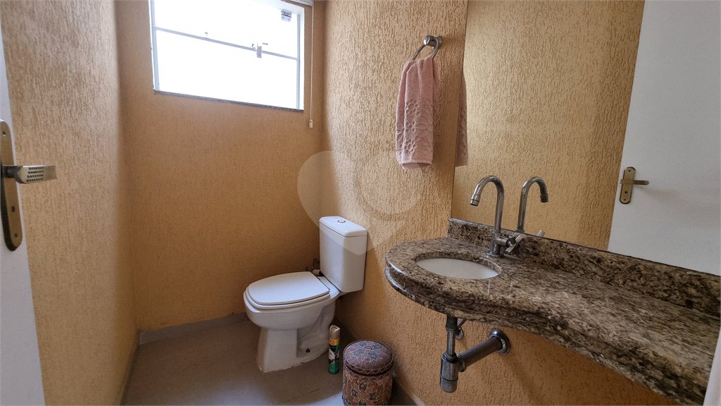 Casa à venda ou para alugar com 3 quartos, sendo 1 suíte,  no condomínio Residencial Villa dos Inglezes, Sorocaba - SP