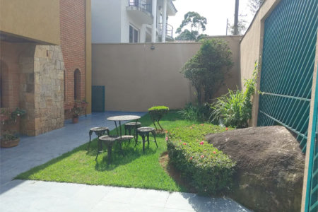 Casa à venda com 4 quartos, sendo 2 suítes, em Parque dos Príncipes, São Paulo, SP