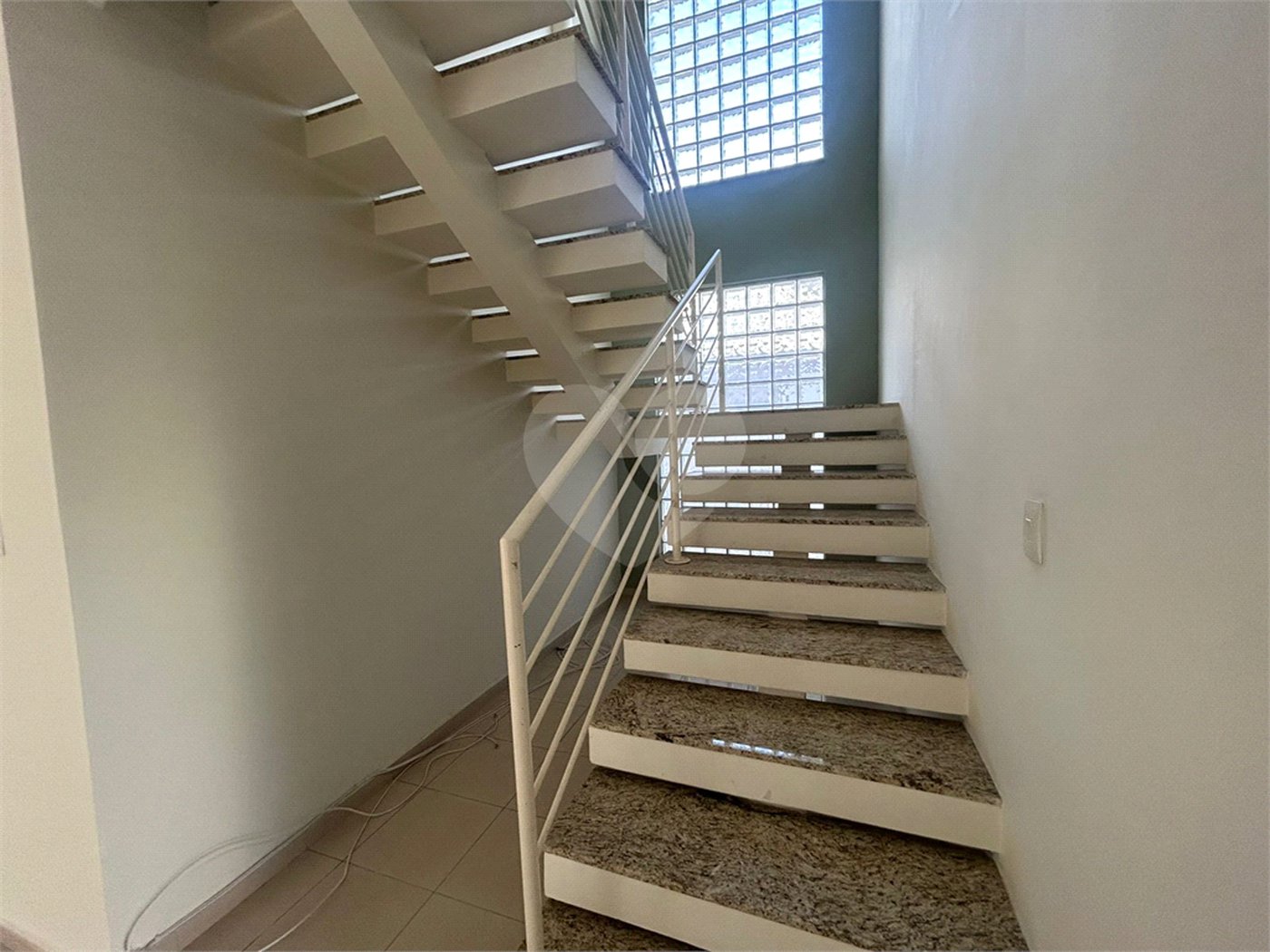 Casa à venda com 4 quartos, sendo 1 suíte,  no condomínio Lago da Boa Vista, Sorocaba - SP
