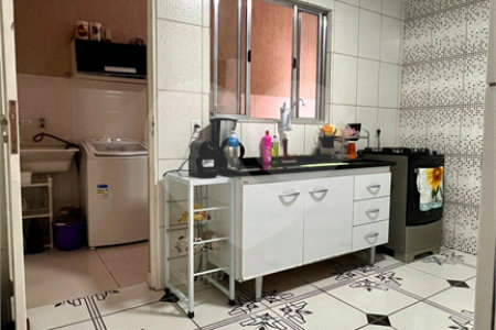 Casa à venda com 2 quartos no condomínio Rubi, Jacareí - SP
