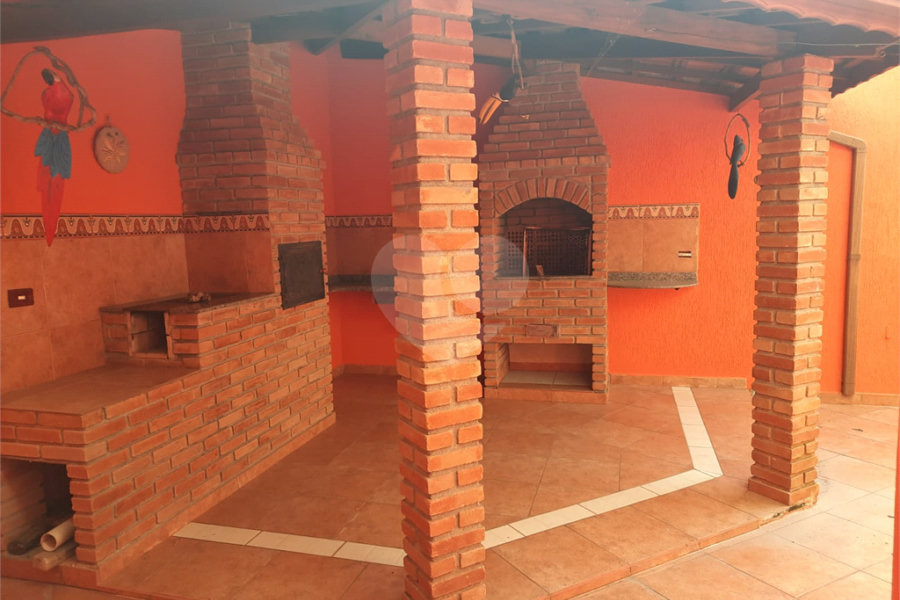 Sobrado à venda com 4 quartos, sendo 3 suítes, em Região Central, Caieiras, SP