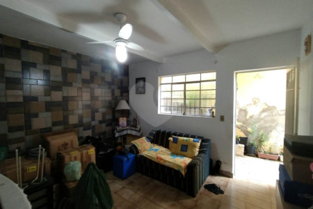 Casa à venda com 6 quartos, sendo 2 suítes, em Chora Menino, São Paulo, SP