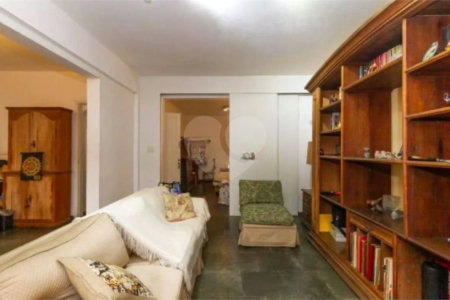 Casa à venda com 4 quartos, sendo 2 suítes,  em Jardim Paulista, São Paulo, SP