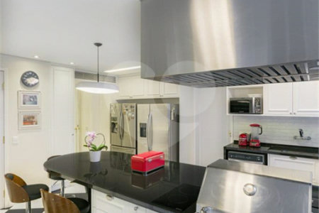 Apartamento à venda com 4 quartos, sendo 1 suíte, em Higienópolis, São Paulo, SP