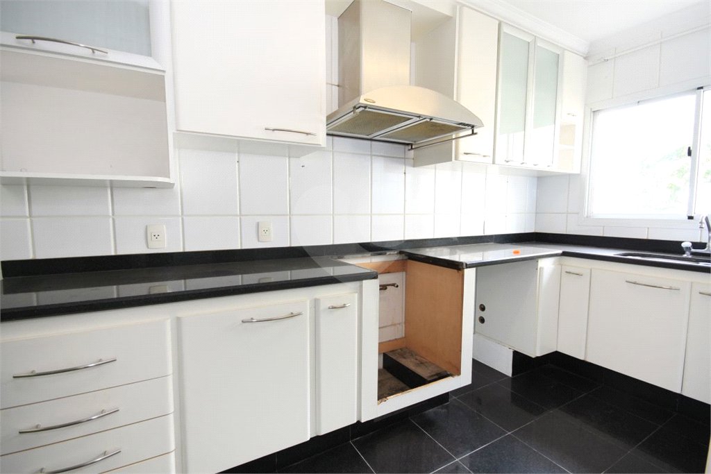 Apartamento à venda com 3 quartos, sendo 1 suíte, em Alto da Boa Vista, São Paulo, SP