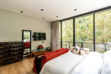 Casa à venda com 4 suítes no condomínio Granja do Morumbi, São Paulo - SP