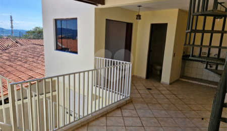 Casa à venda com 4 quartos, sendo 1 suíte, em Jardim Alvinópolis, Atibaia, SP