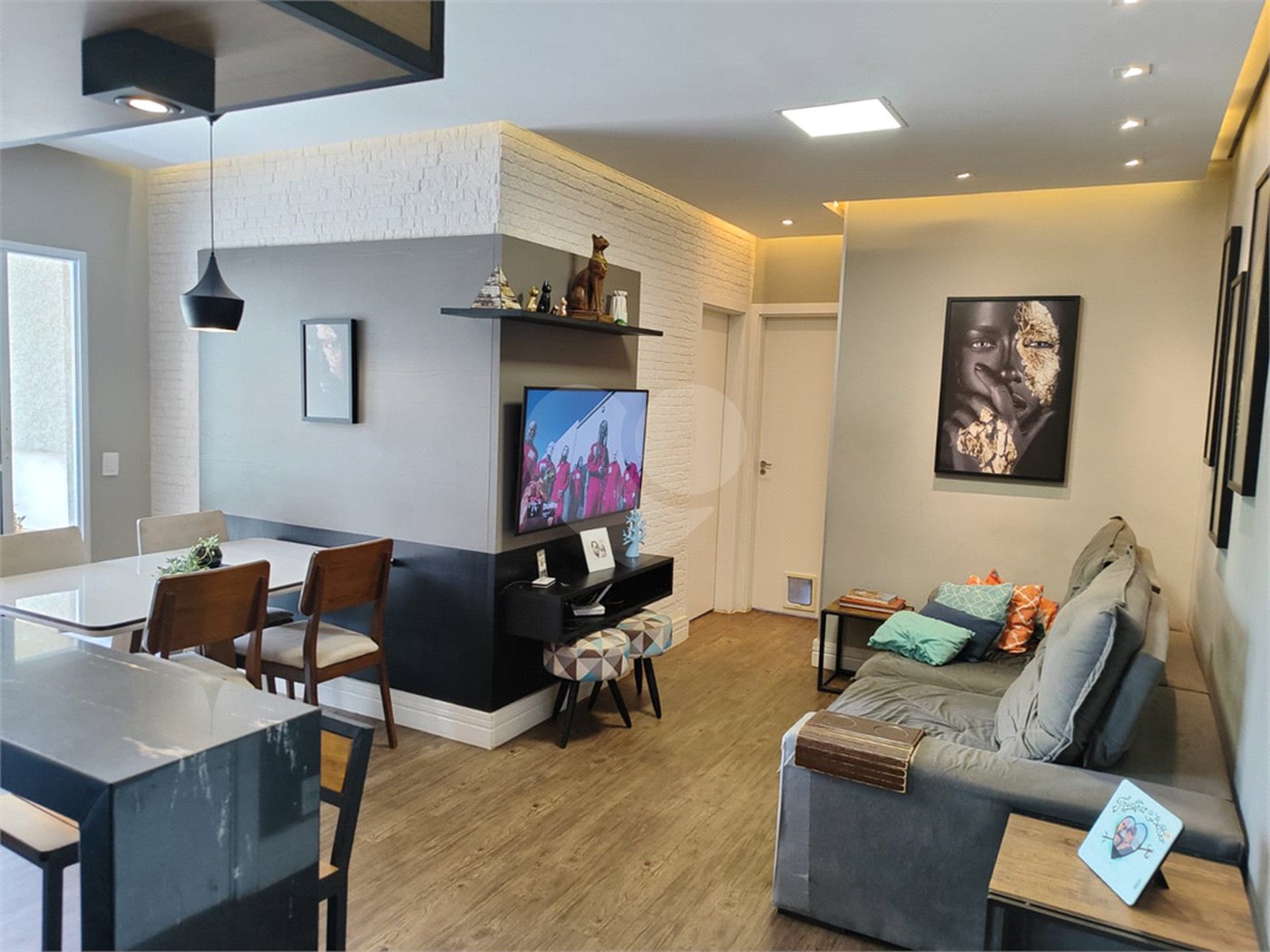 Apartamento à venda com 2 quartos, sendo 1 suíte,  em Jardim Tereza Cristina, Jundiaí, SP