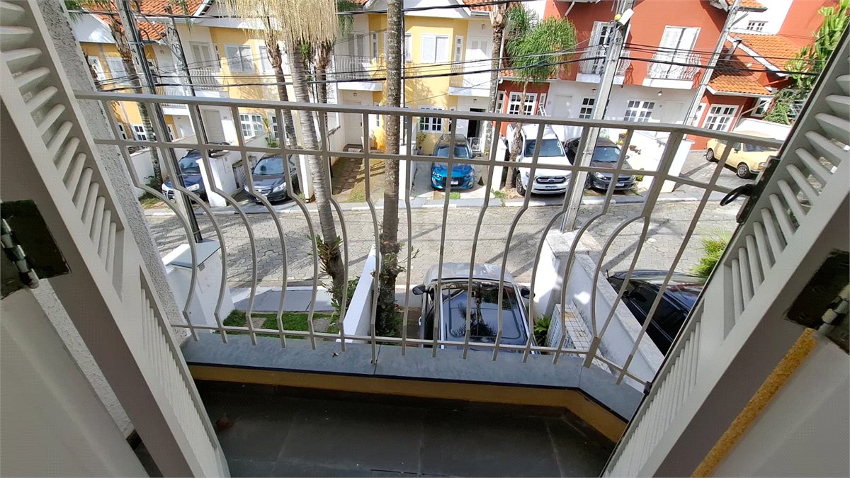 Casa à venda com 2 suítes no condomínio Village Palmas, São Paulo - SP