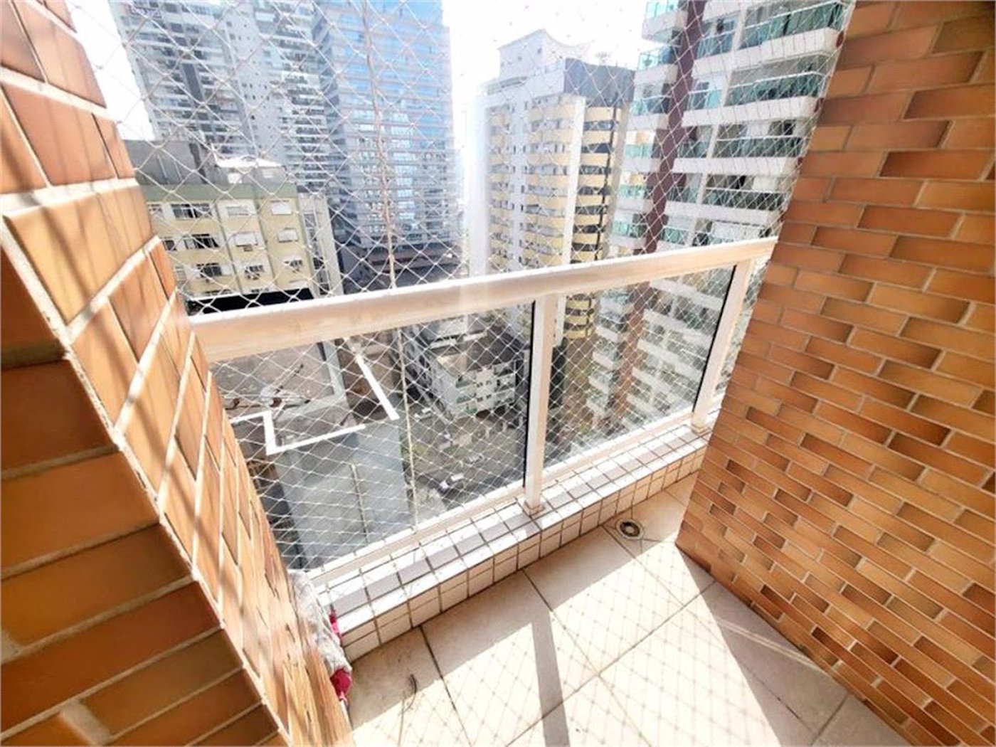 Apartamento Residencial à venda, Gonzaga, Santos - AP1004.