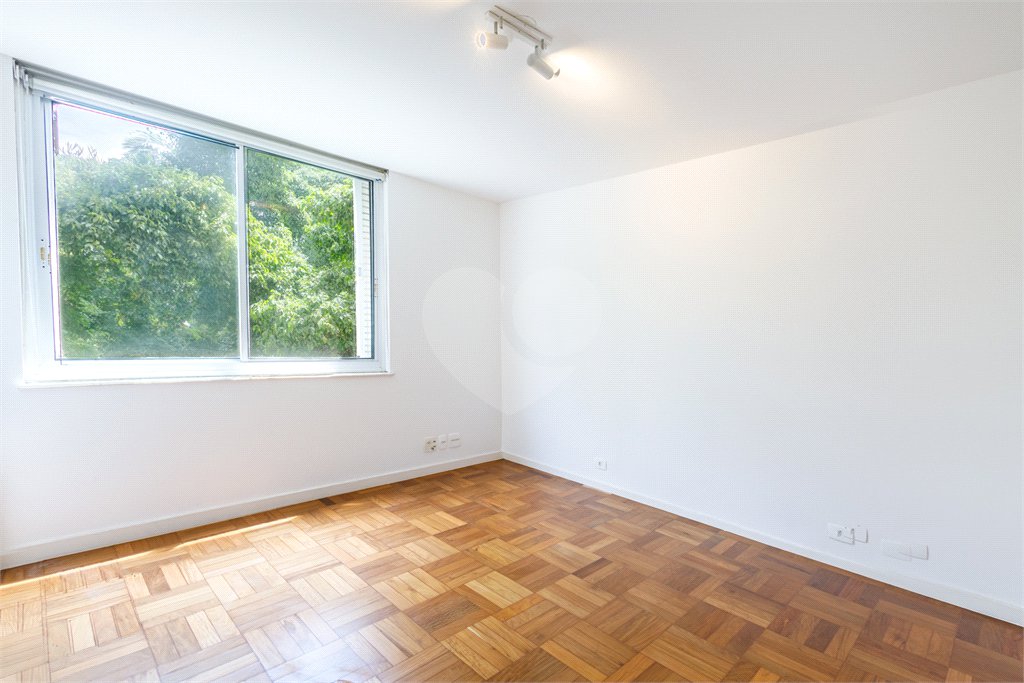 Apartamento à venda com 3 quartos, sendo 1 suíte, em Jardim Europa, São Paulo, SP