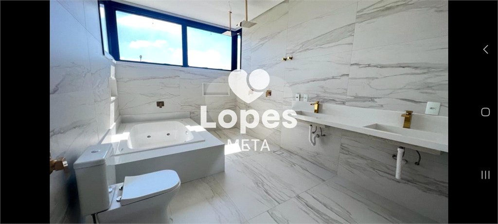 Casa à venda com 5 quartos, sendo 4 suítes, no condomínio Alphaville 1, São José dos Campos - SP