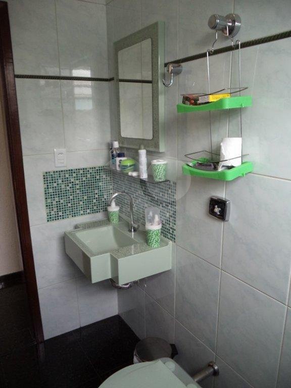 Sobrado à venda com 4 quartos, sendo 1 suíte,  em Parque Edu Chaves, São Paulo, SP