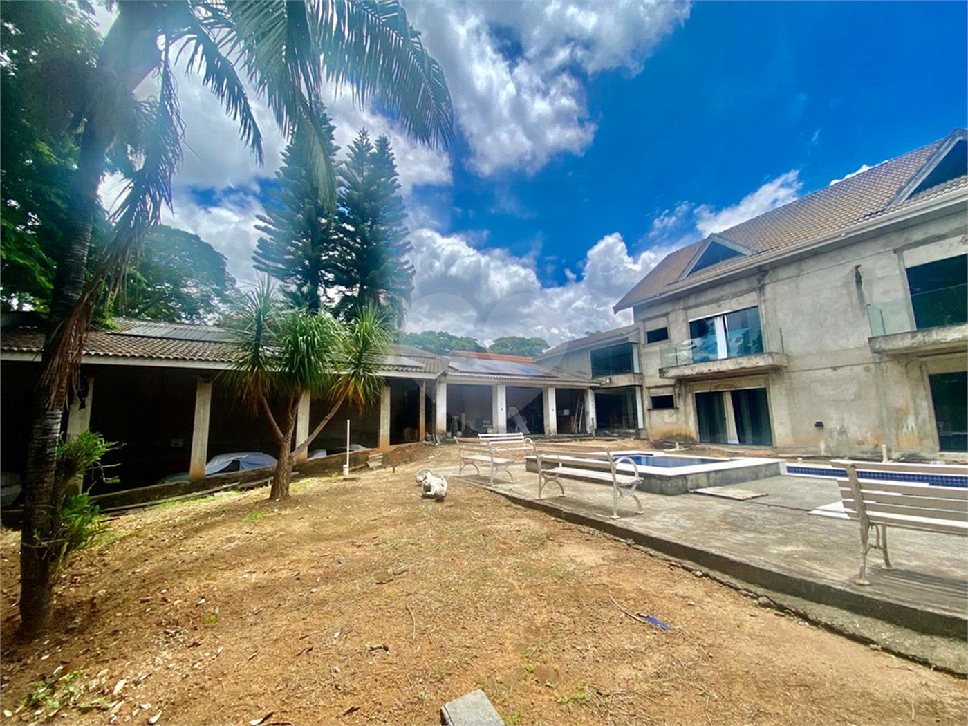 Casa para alugar com 5 quartos, sendo 3 suítes,  em Samambaia Parque Residencial, Atibaia, SP