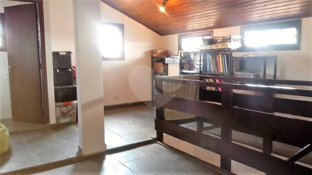 Sobrado à venda com 4 quartos, sendo 2 suítes, em Vila Nivi, São Paulo, SP