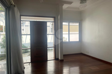 Casa de Vila à venda com 3 quartos, sendo 1 suíte, em Jardim Hípico, São Paulo, SP