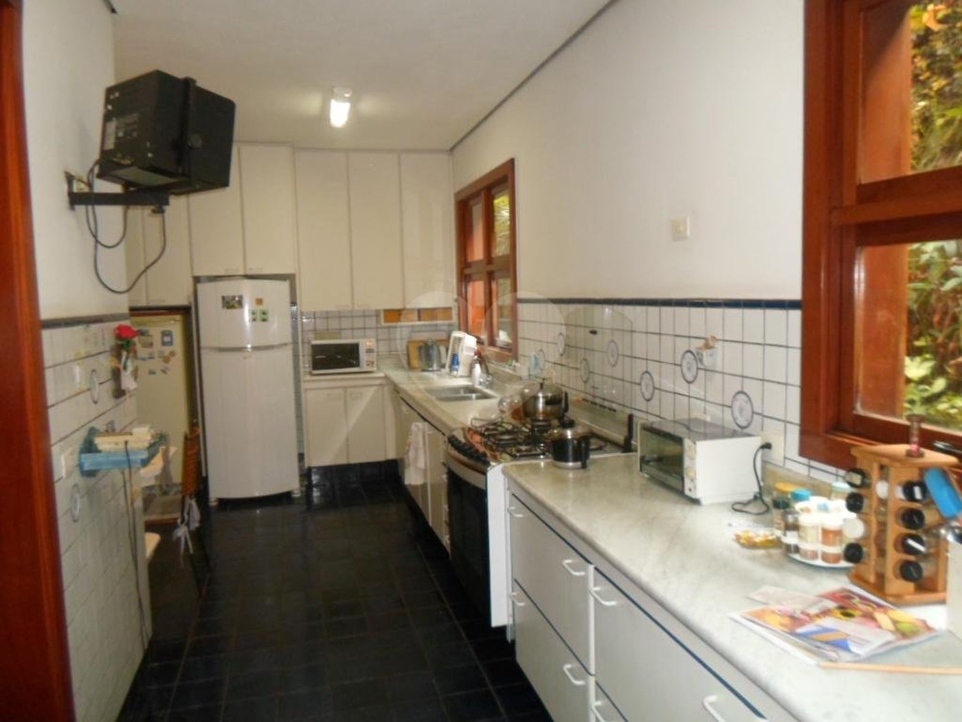 Sobrado à venda com 5 quartos, sendo 3 suítes, em Fazenda Morumbi, São Paulo, SP
