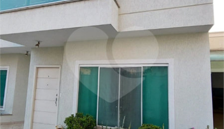 Casa à venda com 3 suítes no condomínio Itapuã XI, São Paulo - SP