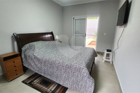 Casa à venda com 4 quartos, sendo 2 suítes, no condomínio Marambaia, Vinhedo - SP