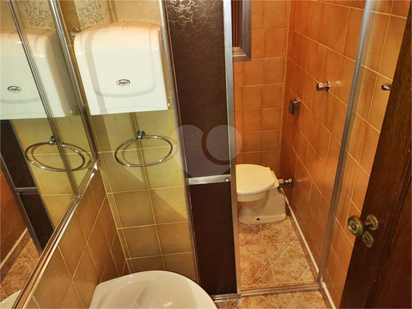 Casa à venda com 3 quartos, sendo 1 suíte, no condomínio Vila Paiva, São Paulo - SP