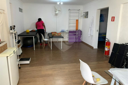 Prédio à venda em Tremembé, São Paulo, SP