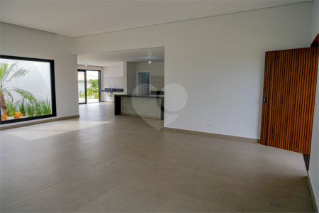 Casa à venda com 3 suítes no condomínio Village Saint Charbel, Araçoiaba da Serra - SP