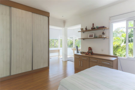Casa à venda com 5 suítes no condomínio Chácara Flora, São Paulo - SP