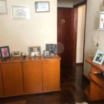 Casa à venda com 4 quartos, sendo 2 suítes,  no condomínio Altos da Serra 1, São José dos Campos - SP