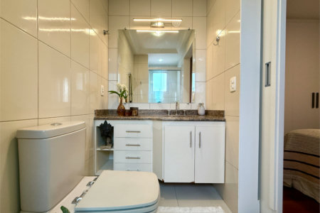 Apartamento à venda com 3 suítes em Campo Belo, São Paulo, SP