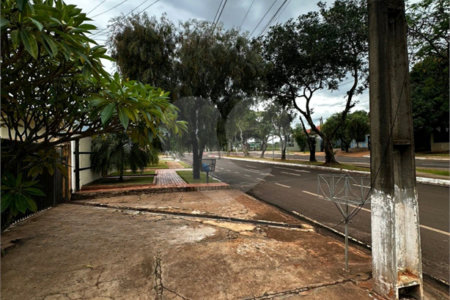 Casa à venda com 3 quartos, sendo 1 suíte, no Centro, Ponta Porã, MS