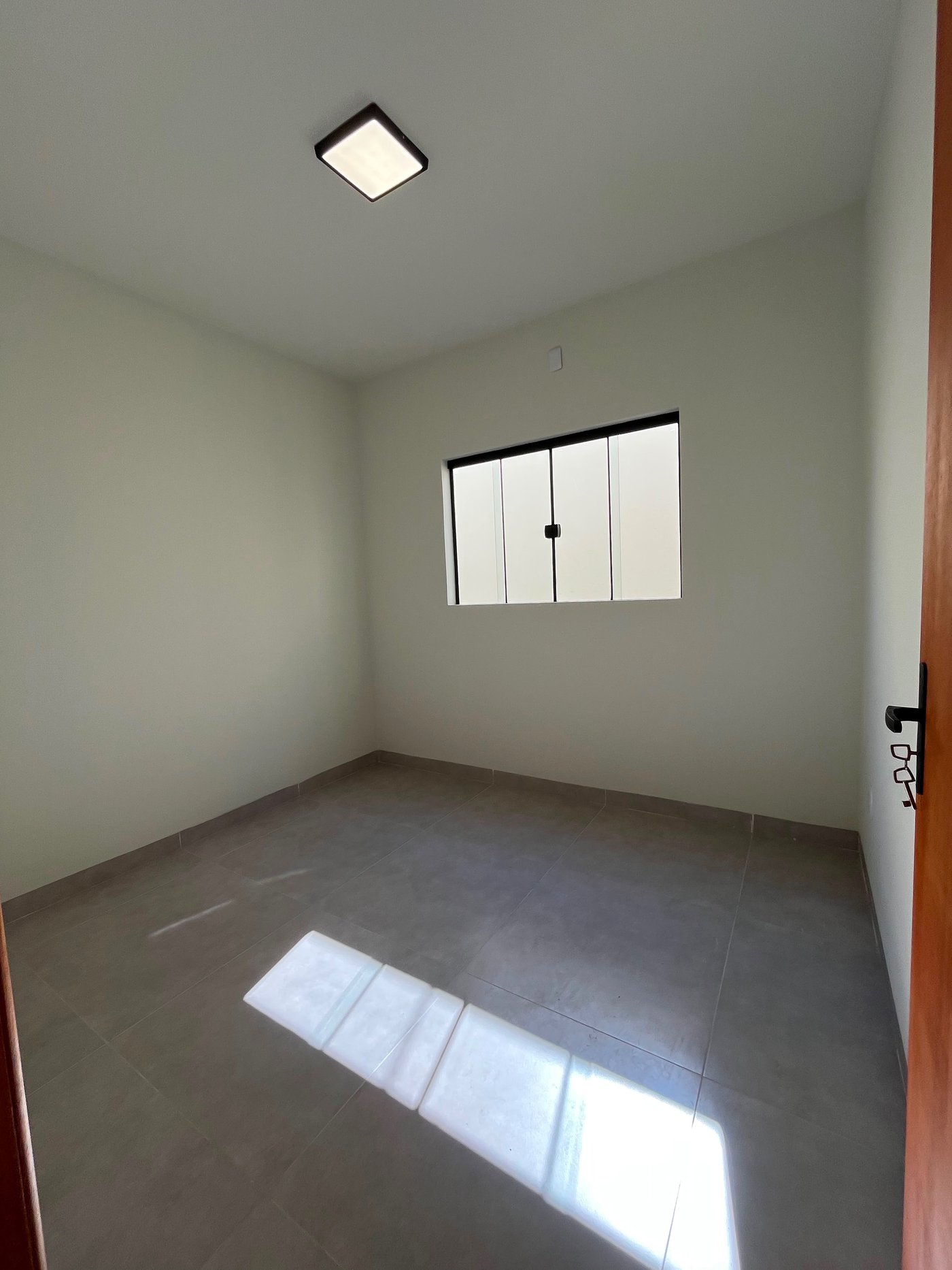 Casa à venda com 2 quartos, sendo 1 suíte,  em Vila Nova, Três Lagoas, MS