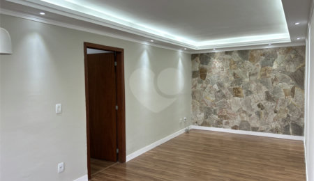 Apartamento à venda com 3 quartos, sendo 1 suíte,  em Vila Lavínia, Mogi das Cruzes, SP