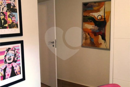 Casa à venda com 4 quartos, sendo 3 suítes, em Vila Tramontano, São Paulo, SP