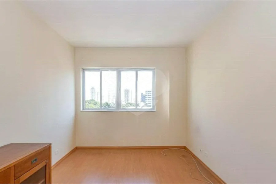 Apartamento a venda 1 dormitório e vaga na Aclimação Sp