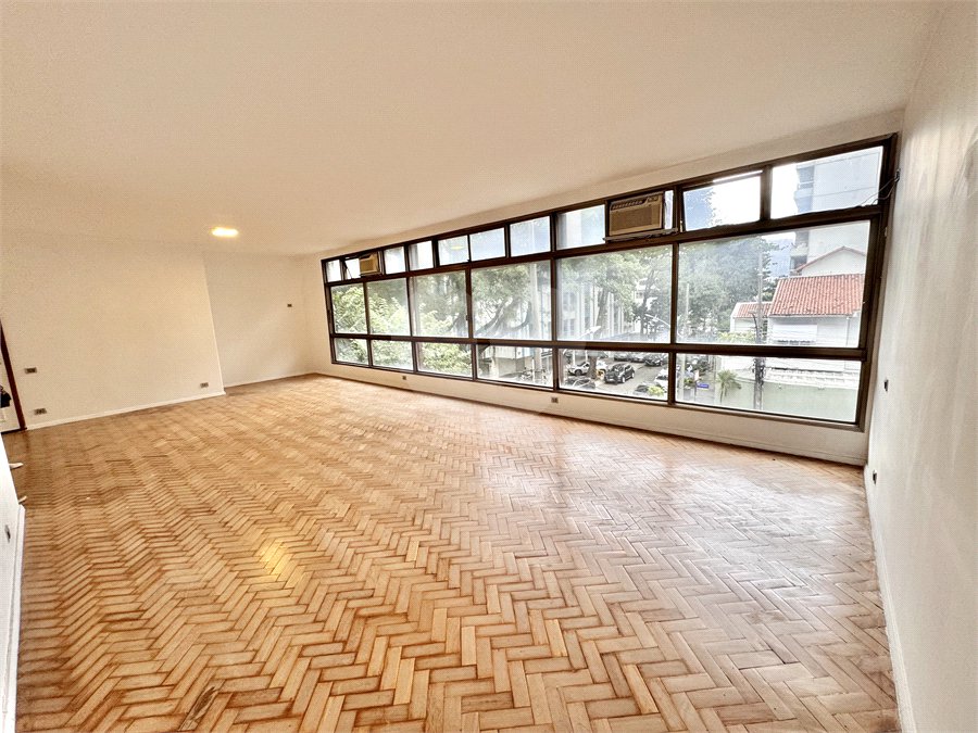 Apartamento à venda com 4 quartos, sendo 1 suíte, em Lagoa, Rio de Janeiro, RJ