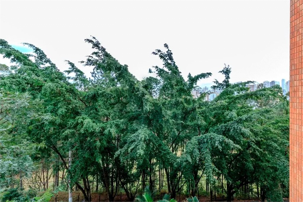 Apartamento à venda com 4 quartos, sendo 2 suítes,  em Paraíso do Morumbi, São Paulo, SP