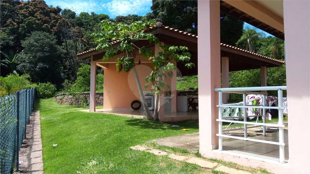 Casa à venda com 4 suítes no condomínio Parque dos Resedas, Itupeva - SP
