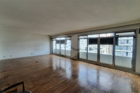 Apartamento à venda com 3 quartos, sendo 2 suítes, em Jardim Paulista, São Paulo, SP