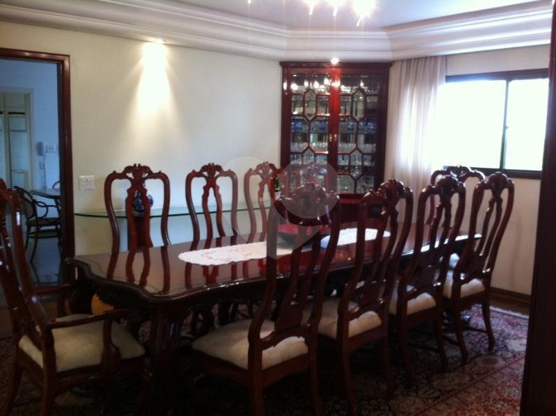 Apartamento à venda com 4 suítes em Real Parque, São Paulo, SP