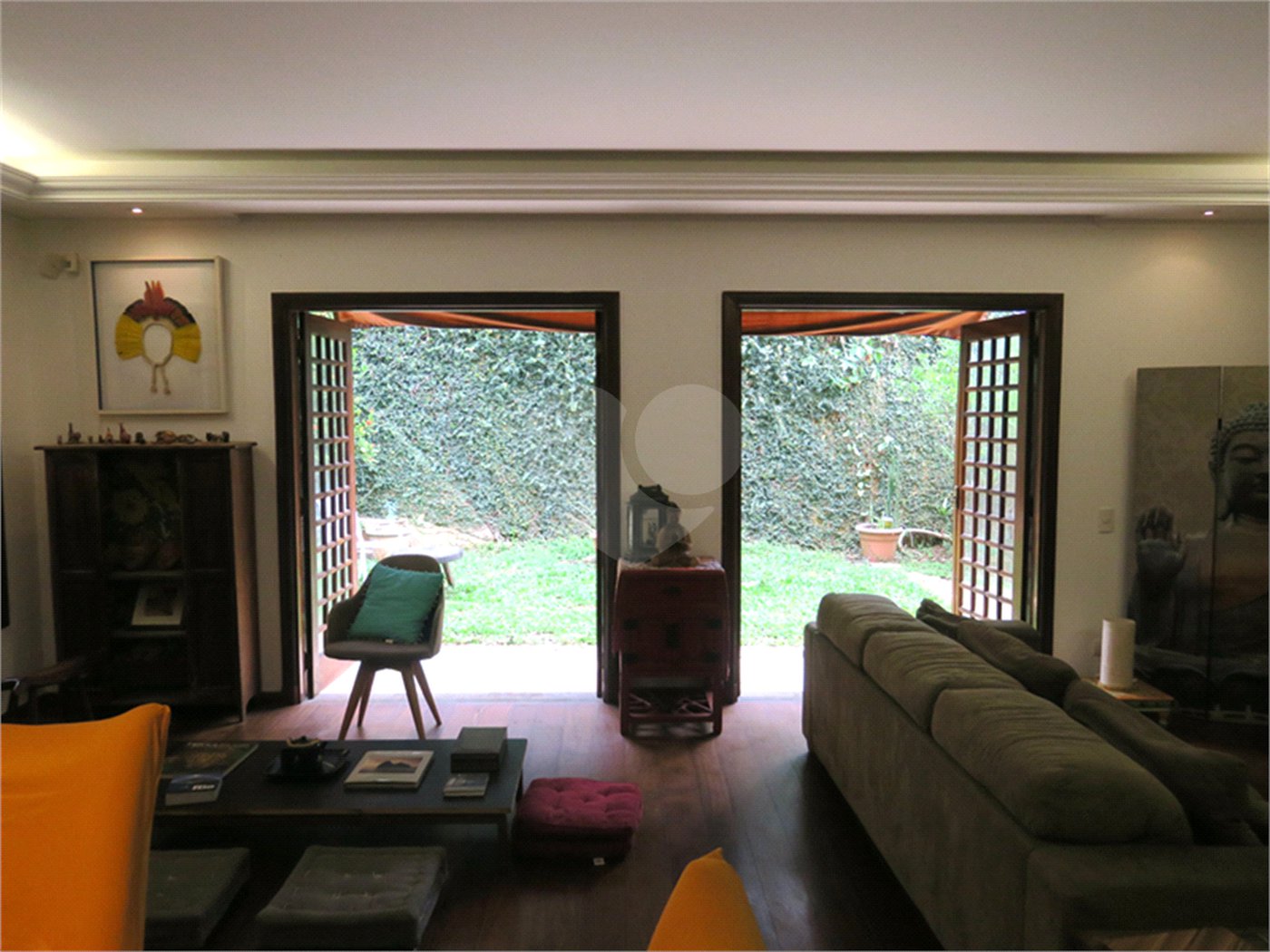 Casa à venda com 4 quartos, sendo 2 suítes, no condomínio Vila das Flores, São Paulo - SP