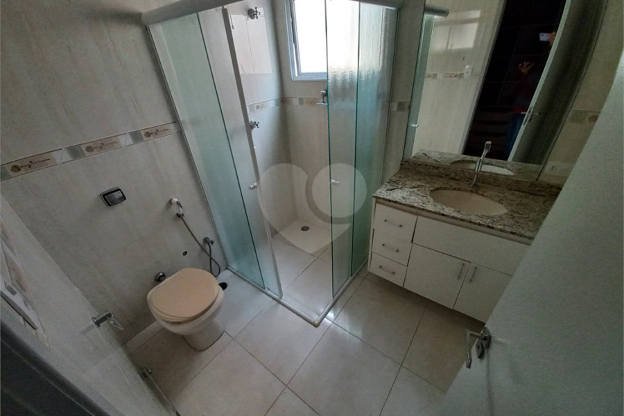 Sobrado à venda com 3 quartos, sendo 1 suíte, em Morumbi, São Paulo, SP