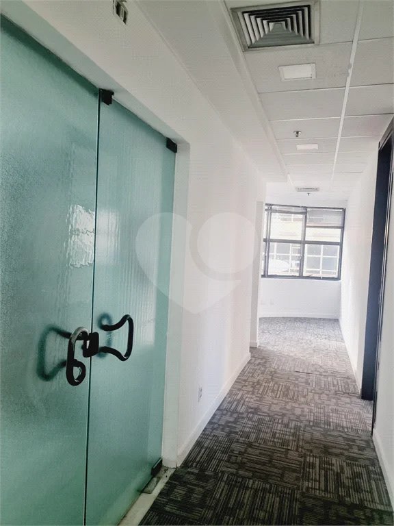 Conjunto comercial à Venda ou Locação na República com 376,56 m² de área útil 10 vagas