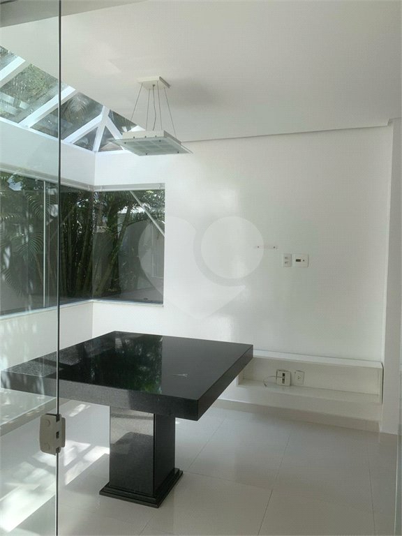 Casa à venda com 3 suítes no condomínio Villaggio Belvedere, São Paulo - SP