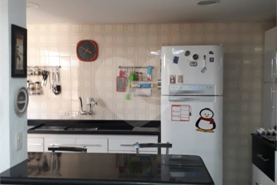 Sobrado à venda com 3 quartos, sendo 1 suíte, em Jardim Santa Mena, Guarulhos, SP